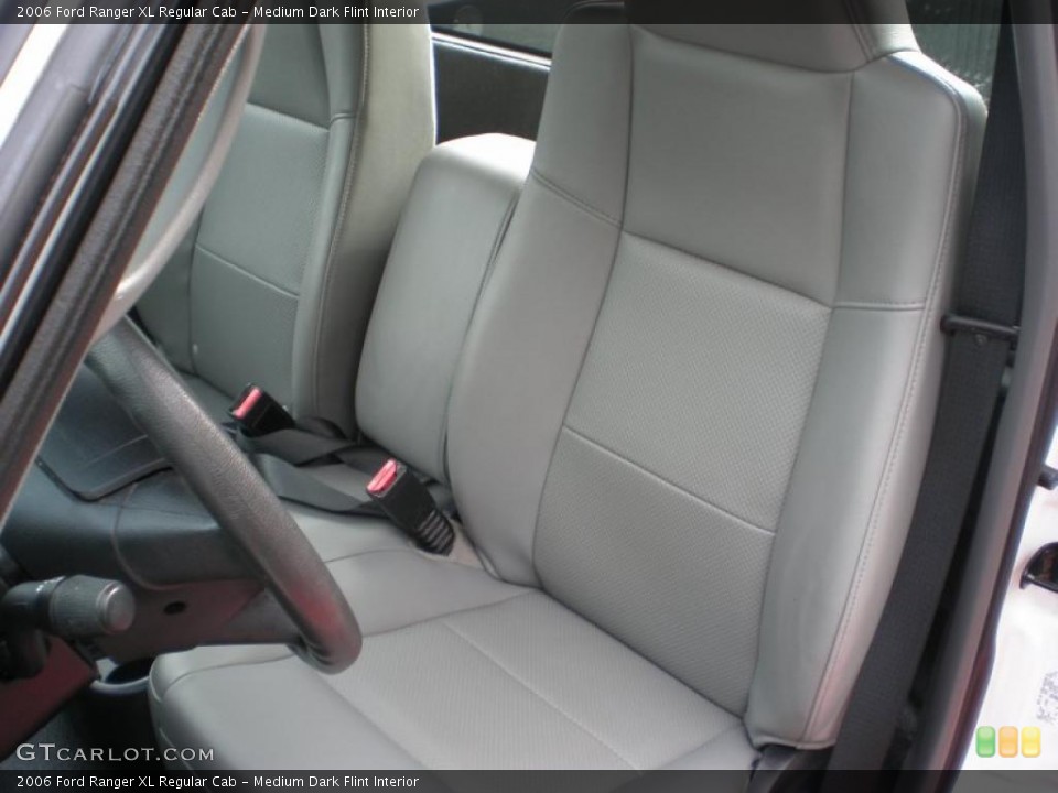 Medium Dark Flint Interior Photo for the 2006 Ford Ranger XL Regular Cab #38597229