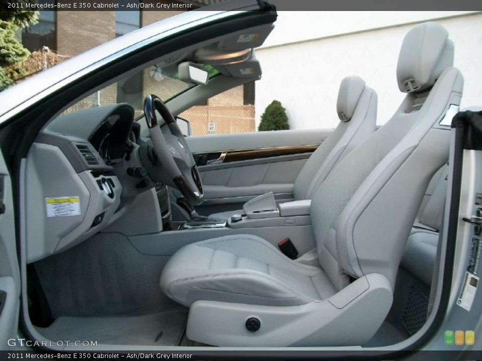 Ash/Dark Grey Interior Photo for the 2011 Mercedes-Benz E 350 Cabriolet #38606589