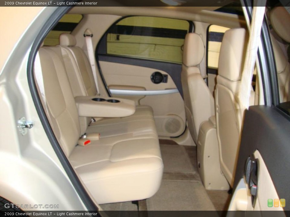 Light Cashmere Interior Photo for the 2009 Chevrolet Equinox LT #38606909