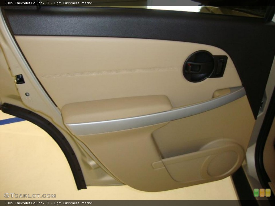 Light Cashmere Interior Door Panel for the 2009 Chevrolet Equinox LT #38606957