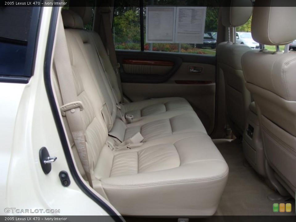 Ivory Interior Photo for the 2005 Lexus LX 470 #38612033