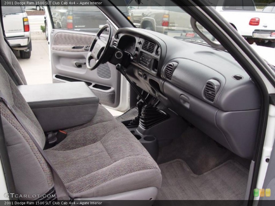 Agate Interior Dashboard for the 2001 Dodge Ram 1500 SLT Club Cab 4x4 #38613249