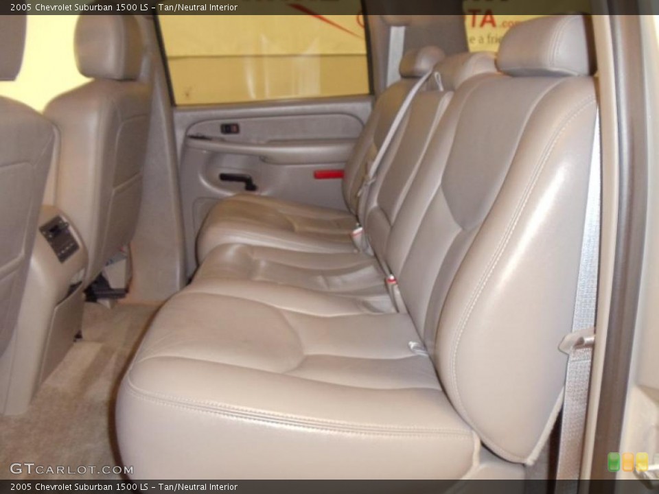 Tan/Neutral Interior Photo for the 2005 Chevrolet Suburban 1500 LS #38615362