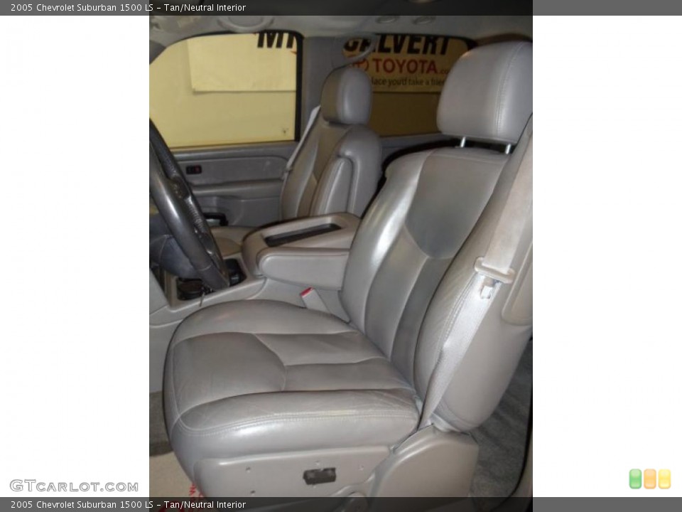 Tan/Neutral Interior Photo for the 2005 Chevrolet Suburban 1500 LS #38615370