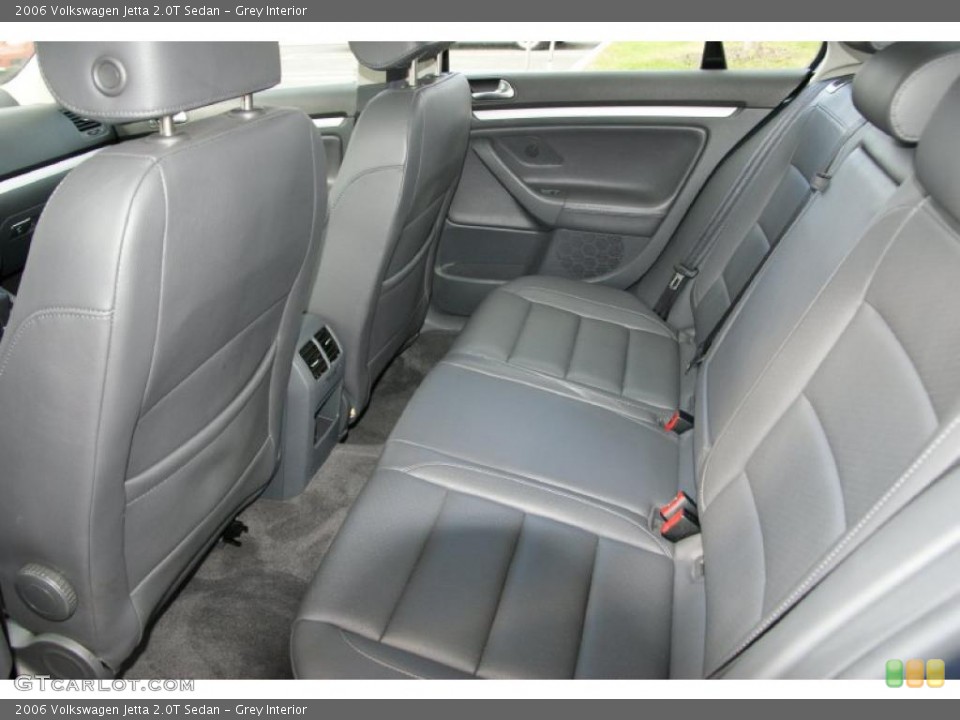 Grey Interior Photo for the 2006 Volkswagen Jetta 2.0T Sedan #38619686