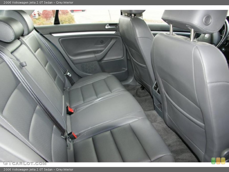Grey Interior Photo for the 2006 Volkswagen Jetta 2.0T Sedan #38619702