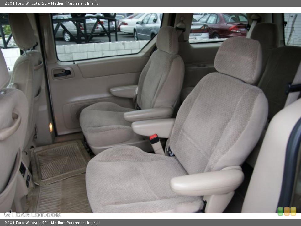 Medium Parchment Interior Photo for the 2001 Ford Windstar SE #38620294