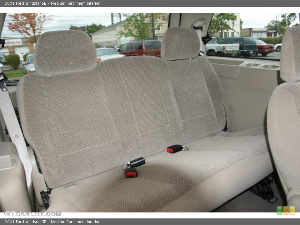 Medium Parchment Interior Photo for the 2001 Ford Windstar SE #38620330