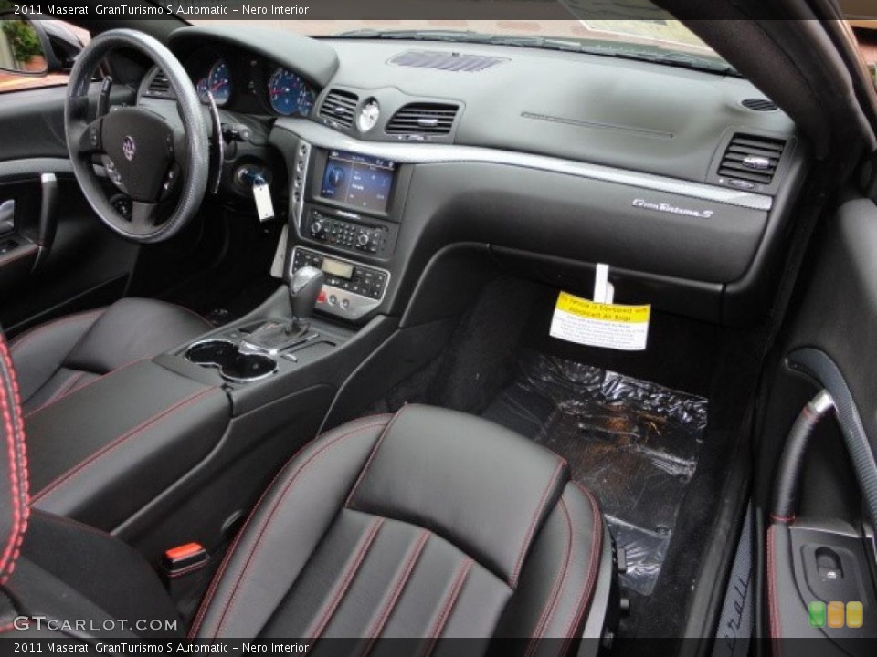 Nero Interior Dashboard for the 2011 Maserati GranTurismo S Automatic #38625058
