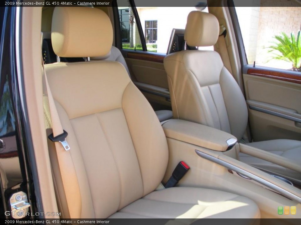 Cashmere Interior Photo for the 2009 Mercedes-Benz GL 450 4Matic #38627966