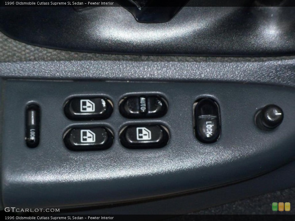 Pewter Interior Controls for the 1996 Oldsmobile Cutlass Supreme SL Sedan #38628150