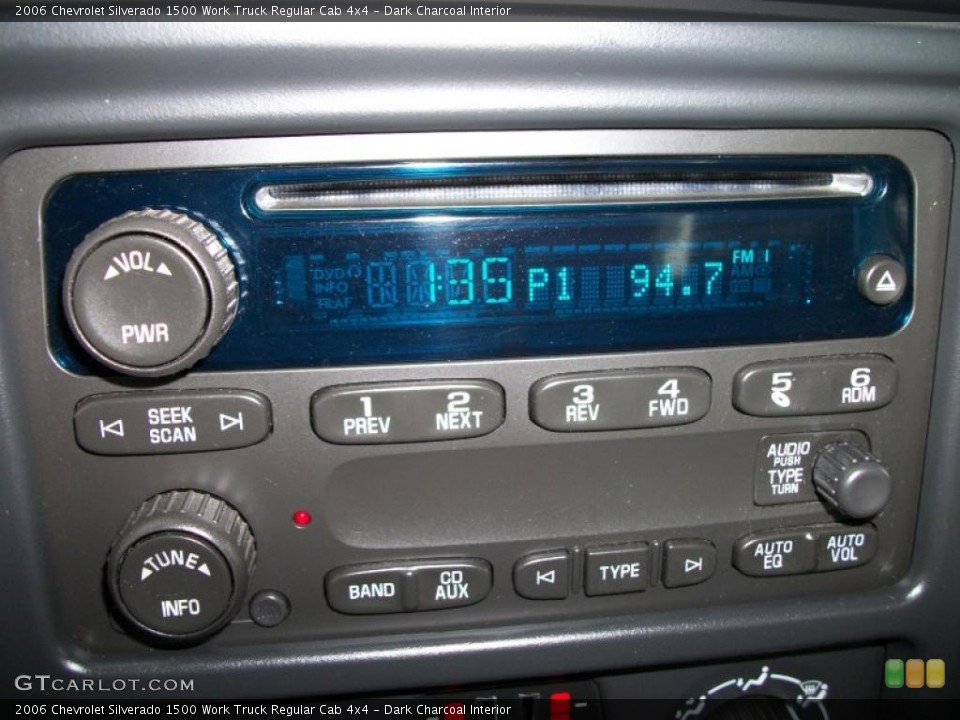 Dark Charcoal Interior Controls for the 2006 Chevrolet Silverado 1500 Work Truck Regular Cab 4x4 #38630202