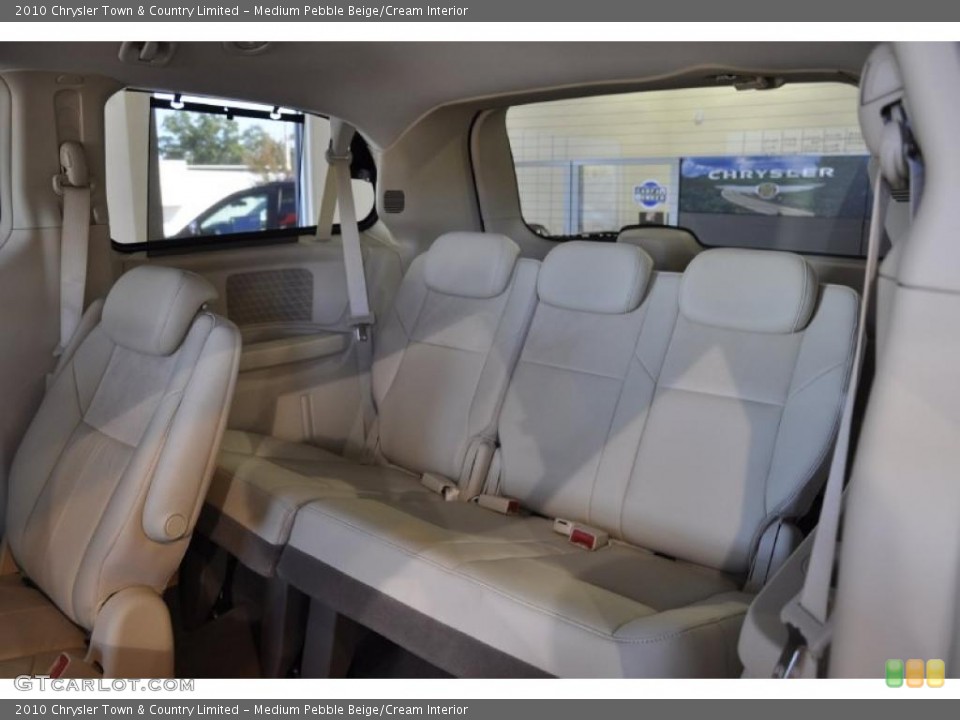 Medium Pebble Beige/Cream Interior Photo for the 2010 Chrysler Town & Country Limited #38631262