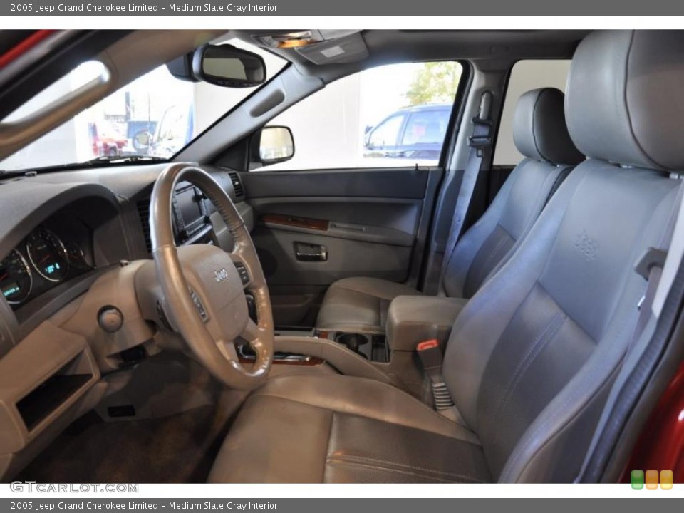 Medium Slate Gray Interior Photo for the 2005 Jeep Grand Cherokee Limited #38632834