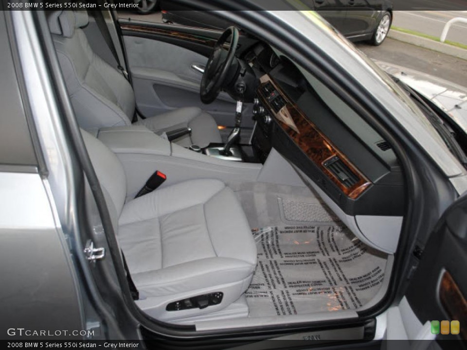 Grey Interior Photo for the 2008 BMW 5 Series 550i Sedan #38633698