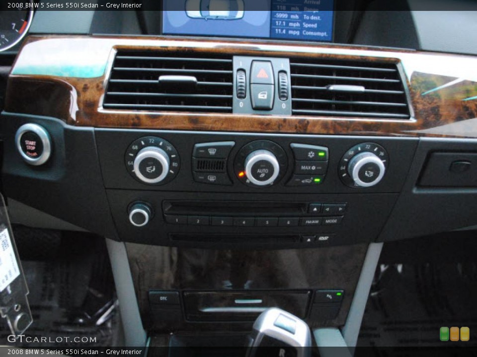 Grey Interior Controls for the 2008 BMW 5 Series 550i Sedan #38634014