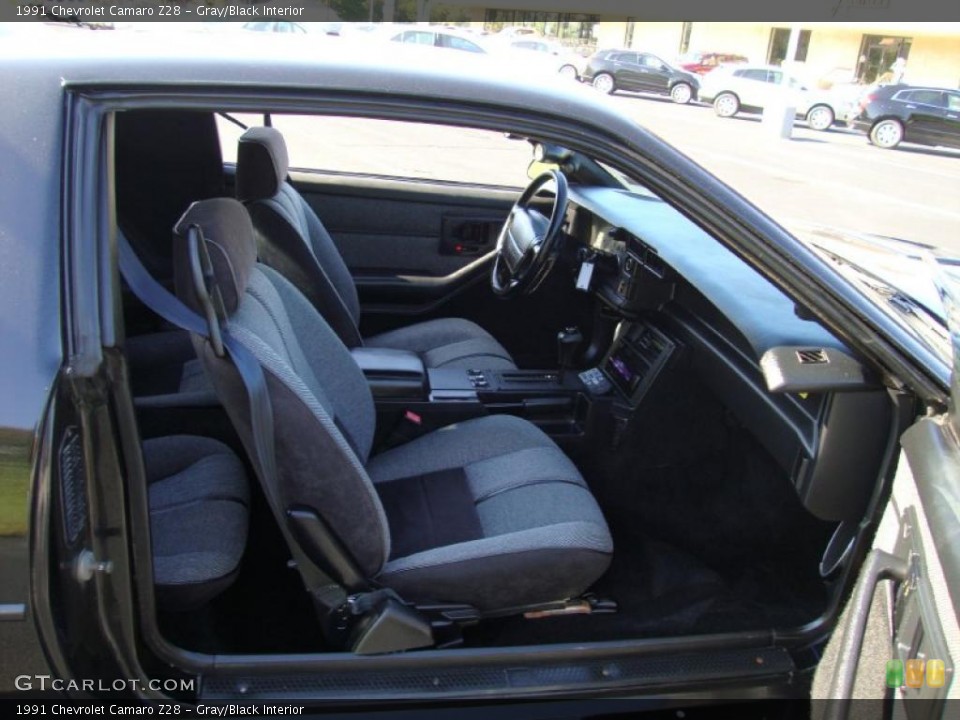 Gray/Black Interior Photo for the 1991 Chevrolet Camaro Z28 #38635070