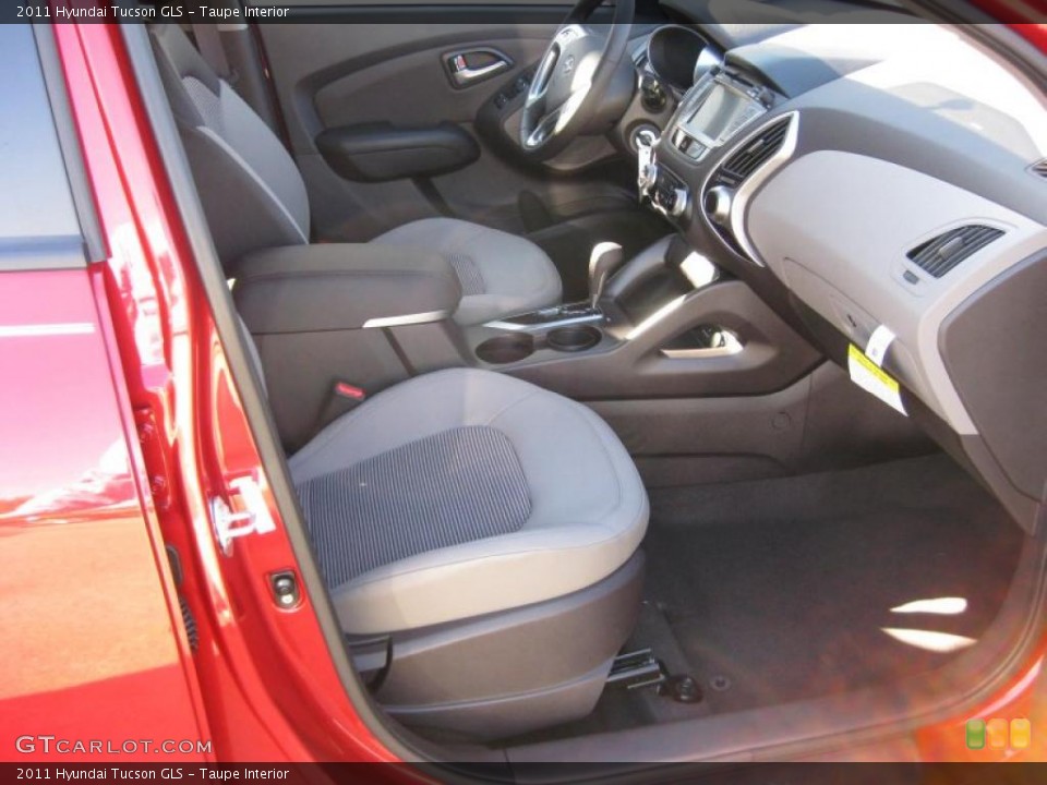 Taupe Interior Photo for the 2011 Hyundai Tucson GLS #38637834
