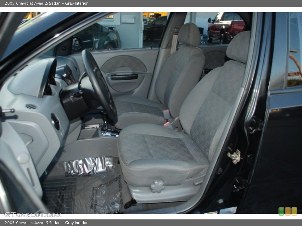 Gray Interior Photo for the 2005 Chevrolet Aveo LS Sedan #38641542