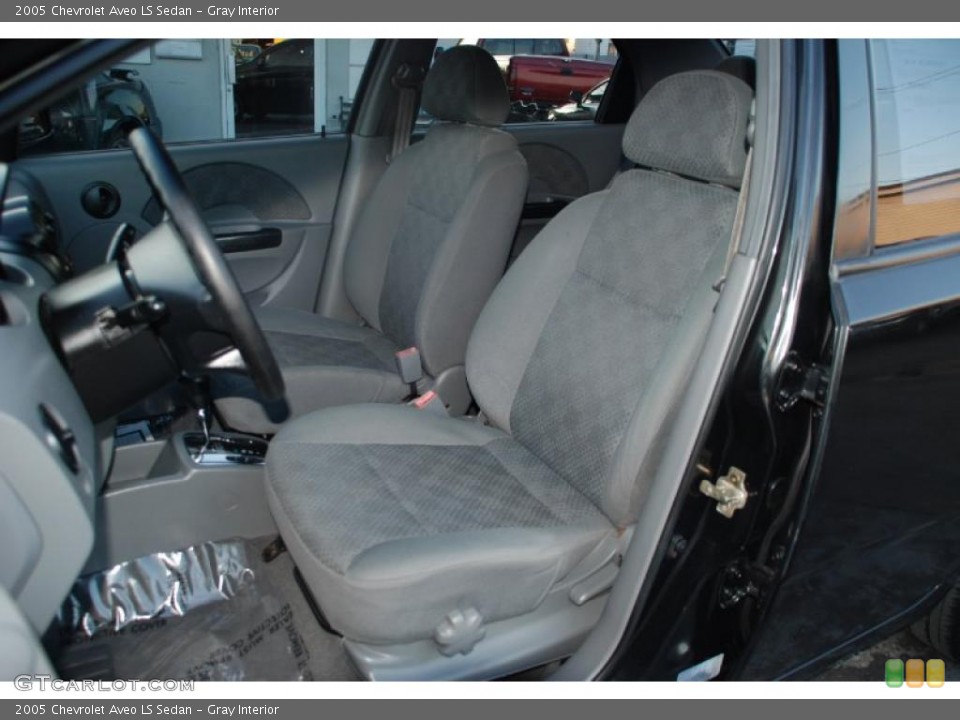 Gray Interior Photo for the 2005 Chevrolet Aveo LS Sedan #38641558