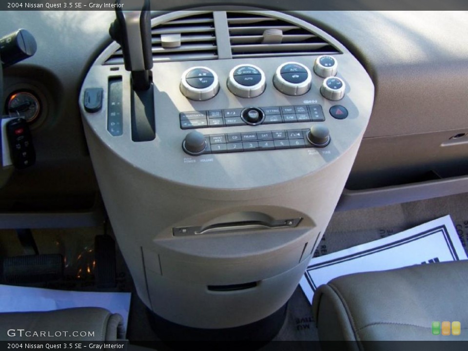 Gray Interior Controls for the 2004 Nissan Quest 3.5 SE #38646150
