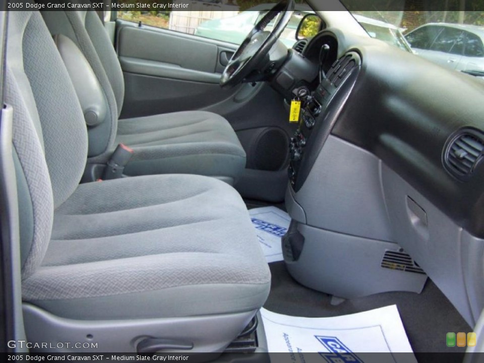 Medium Slate Gray Interior Photo for the 2005 Dodge Grand Caravan SXT #38647186