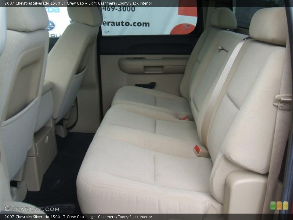 Light Cashmere/Ebony Black Interior Photo for the 2007 Chevrolet Silverado 1500 LT Crew Cab #38647806