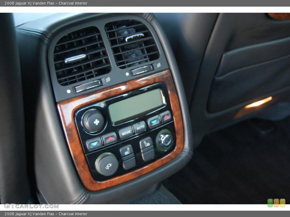 Charcoal Interior Controls for the 2008 Jaguar XJ Vanden Plas #38647922