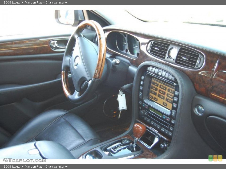 Charcoal Interior Photo for the 2008 Jaguar XJ Vanden Plas #38647982