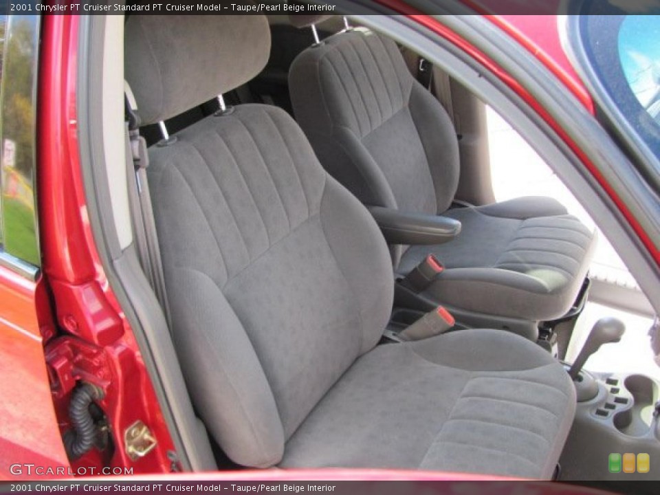 Taupe/Pearl Beige Interior Photo for the 2001 Chrysler PT Cruiser  #38649414