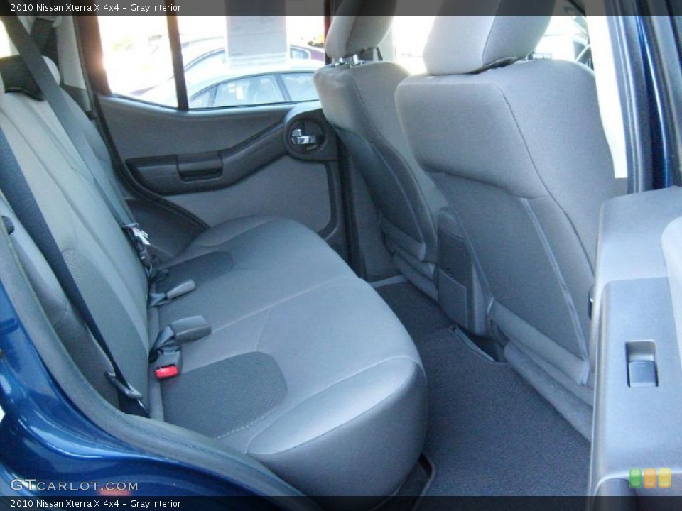 Gray Interior Photo for the 2010 Nissan Xterra X 4x4 #38650038