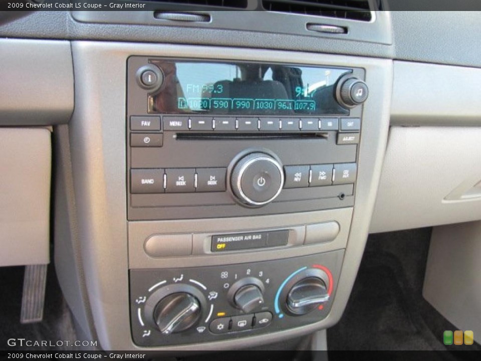 Gray Interior Controls for the 2009 Chevrolet Cobalt LS Coupe #38650226