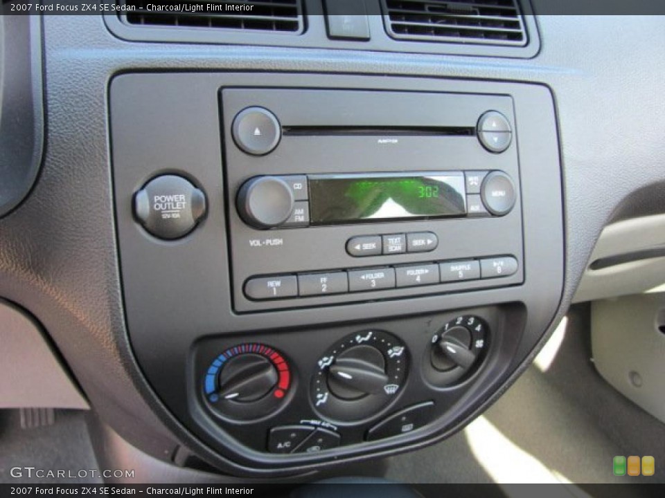 Charcoal/Light Flint Interior Controls for the 2007 Ford Focus ZX4 SE Sedan #38652510