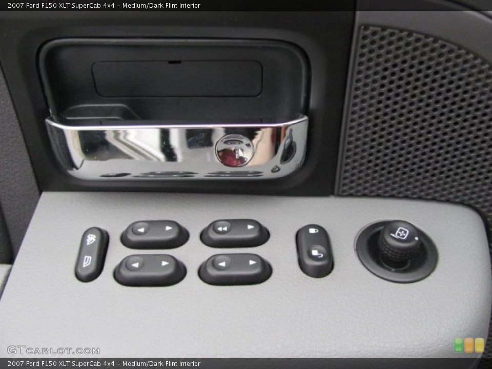 Medium/Dark Flint Interior Controls for the 2007 Ford F150 XLT SuperCab 4x4 #38652946