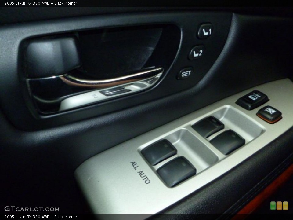 Black Interior Controls for the 2005 Lexus RX 330 AWD #38654198