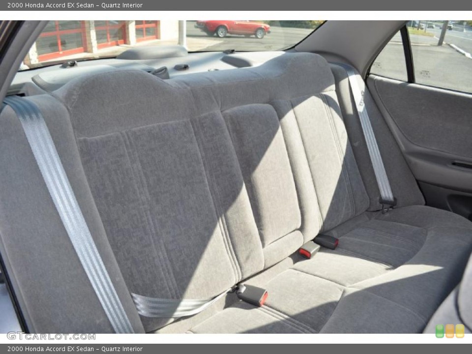 Quartz Interior Photo for the 2000 Honda Accord EX Sedan #38659366