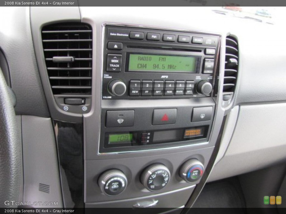Gray Interior Controls for the 2008 Kia Sorento EX 4x4 #38661418