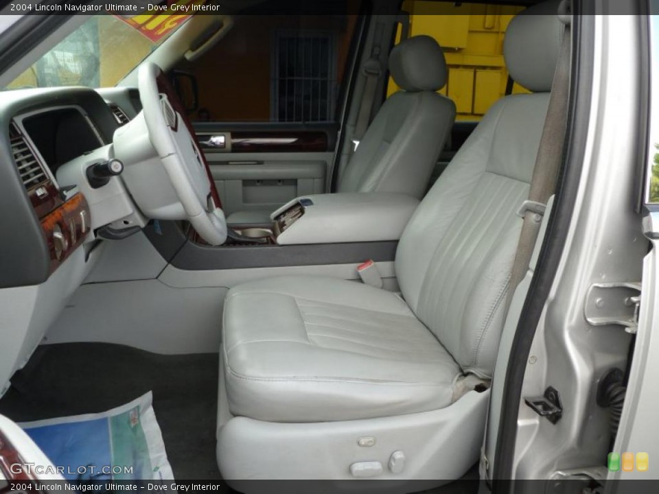 Dove Grey Interior Photo for the 2004 Lincoln Navigator Ultimate #38661554
