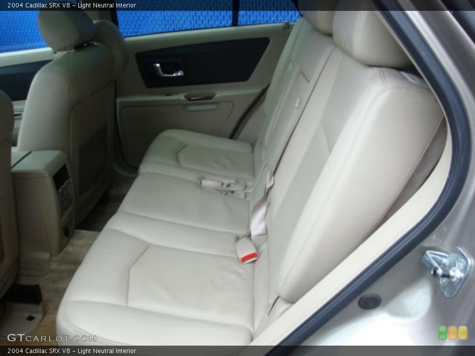 Light Neutral Interior Photo for the 2004 Cadillac SRX V8 #38662890