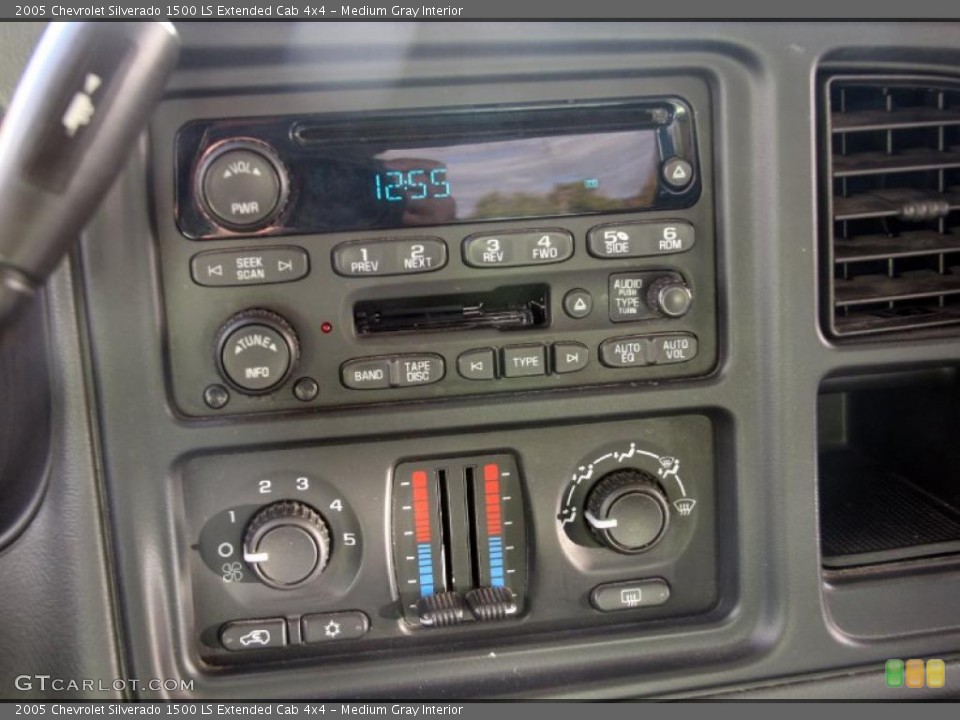 Medium Gray Interior Controls for the 2005 Chevrolet Silverado 1500 LS Extended Cab 4x4 #38671939