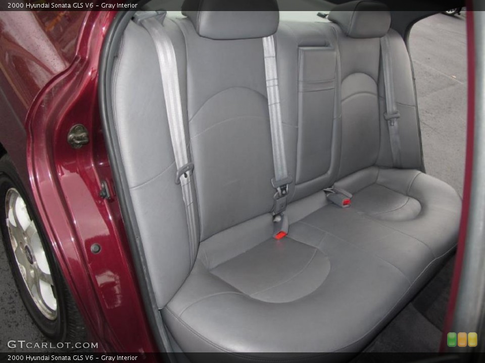 Gray Interior Photo for the 2000 Hyundai Sonata GLS V6 #38672979