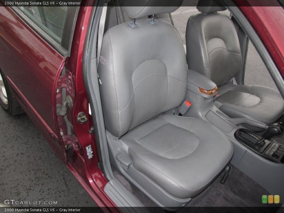 Gray 2000 Hyundai Sonata Interiors