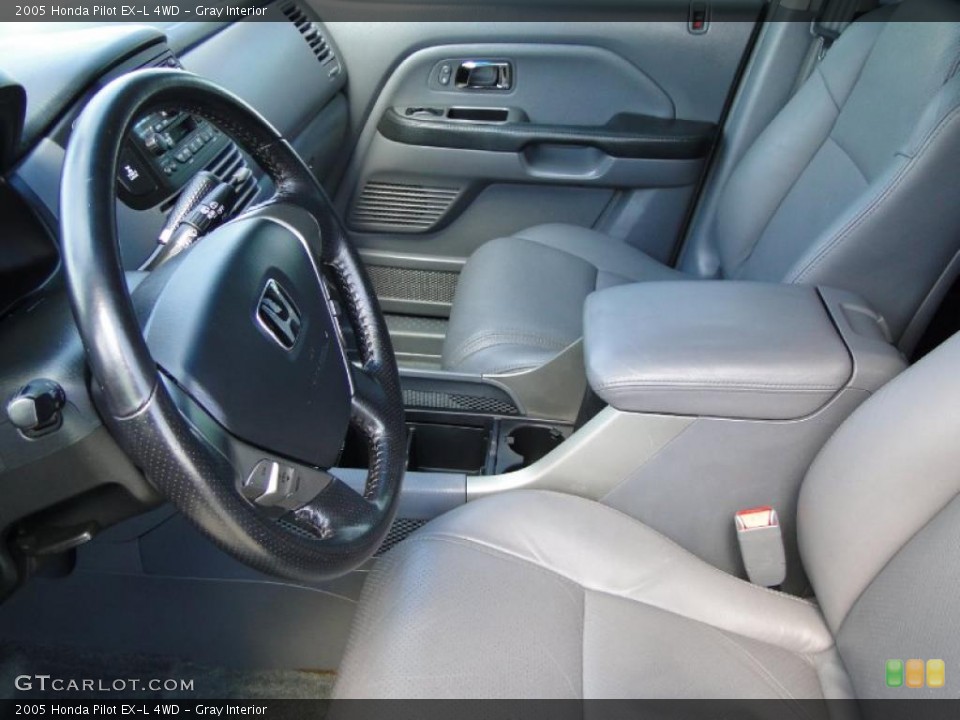 Gray Interior Photo for the 2005 Honda Pilot EX-L 4WD #38675506