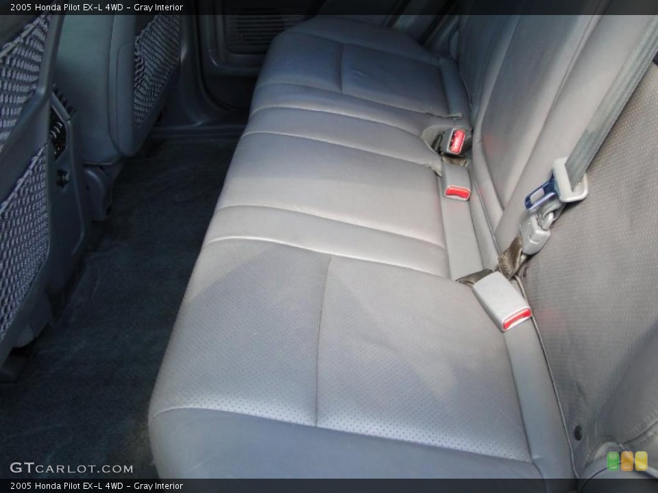 Gray Interior Photo for the 2005 Honda Pilot EX-L 4WD #38675594