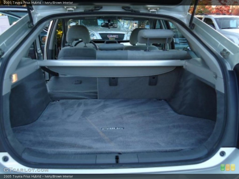 Ivory/Brown Interior Trunk for the 2005 Toyota Prius Hybrid #38676230