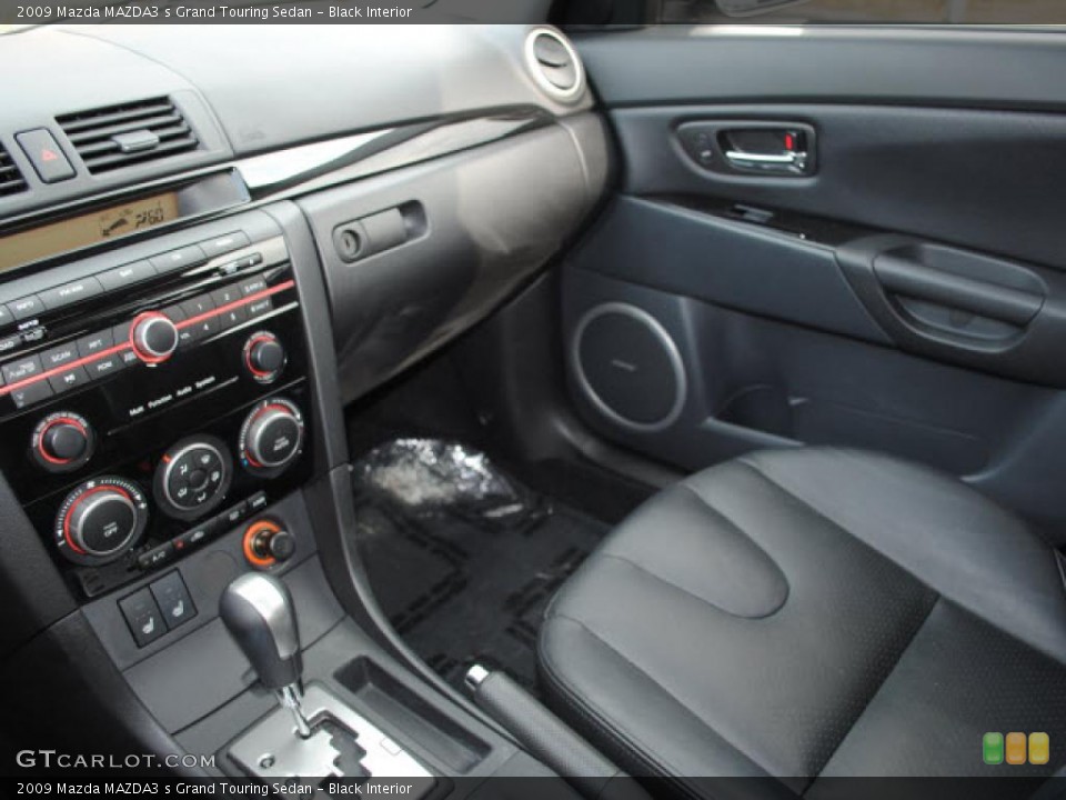 Black Interior Photo for the 2009 Mazda MAZDA3 s Grand Touring Sedan #38677886