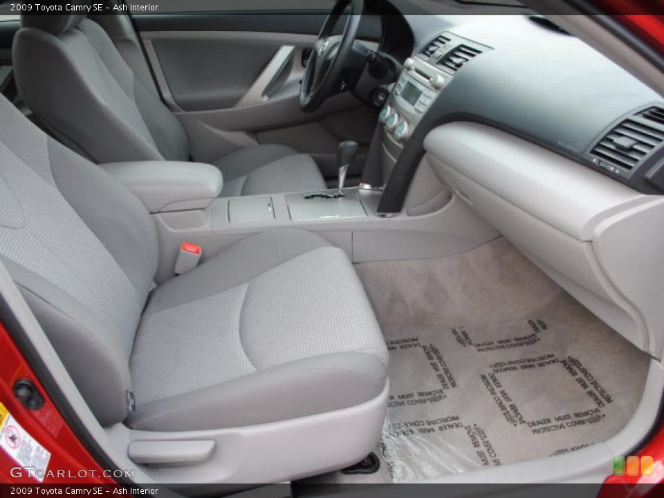Ash Interior Photo for the 2009 Toyota Camry SE #38679110