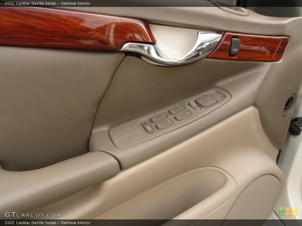 Oatmeal Interior Controls for the 2002 Cadillac DeVille Sedan #38680790