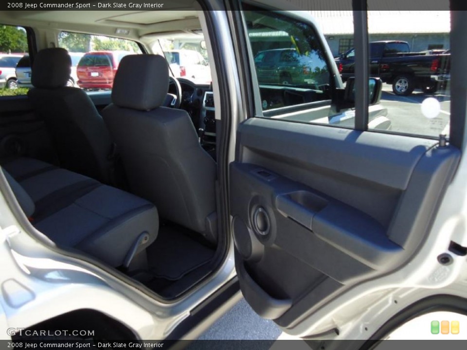 Dark Slate Gray Interior Photo for the 2008 Jeep Commander Sport #38684578