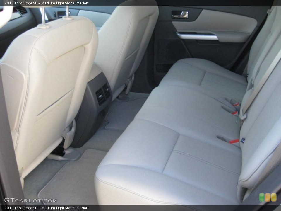 Medium Light Stone Interior Photo for the 2011 Ford Edge SE #38685454